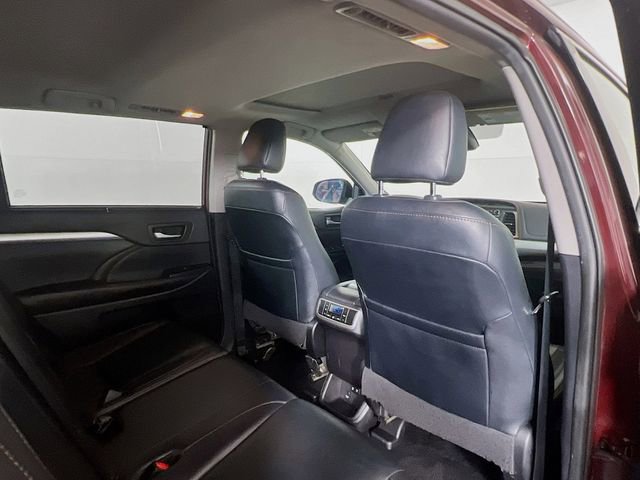 Used 2019 Toyota Highlander XLE AWD/4WD image 9