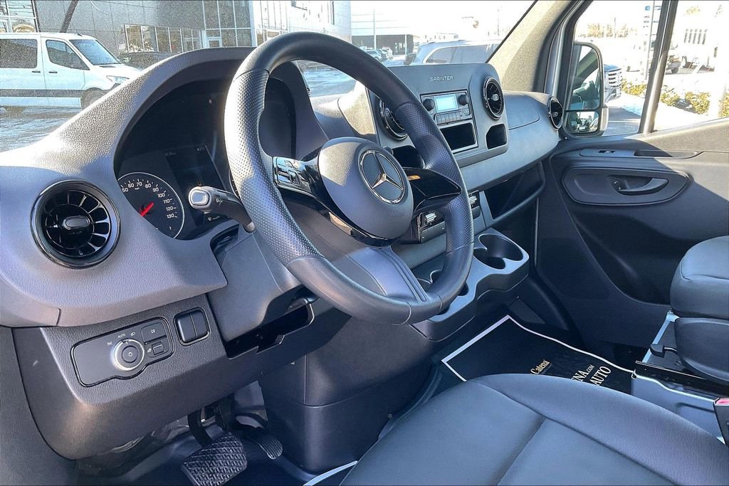 Used 2025 Mercedes-Benz Sprinter 2500 image 12