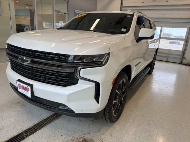 Used 2022 Chevrolet Suburban RST w/ Luxury Package AWD/4WD image 5