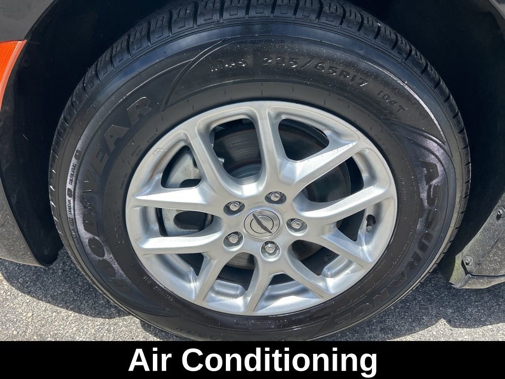 Certified 2023 Chrysler Pacifica Touring-L image 18