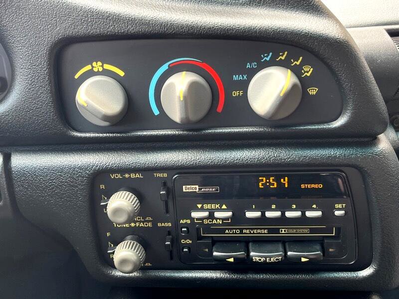 Used 1993 Chevrolet Camaro Z28 image 12