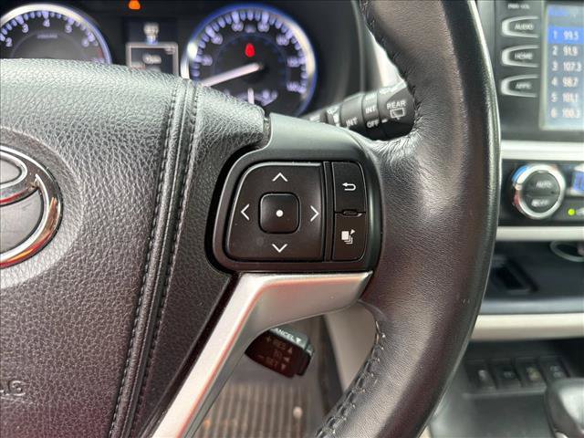 Used 2014 Toyota Highlander XLE AWD/4WD image 19