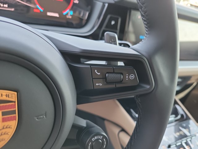 New 2026 Porsche Cayenne S AWD/4WD image 32