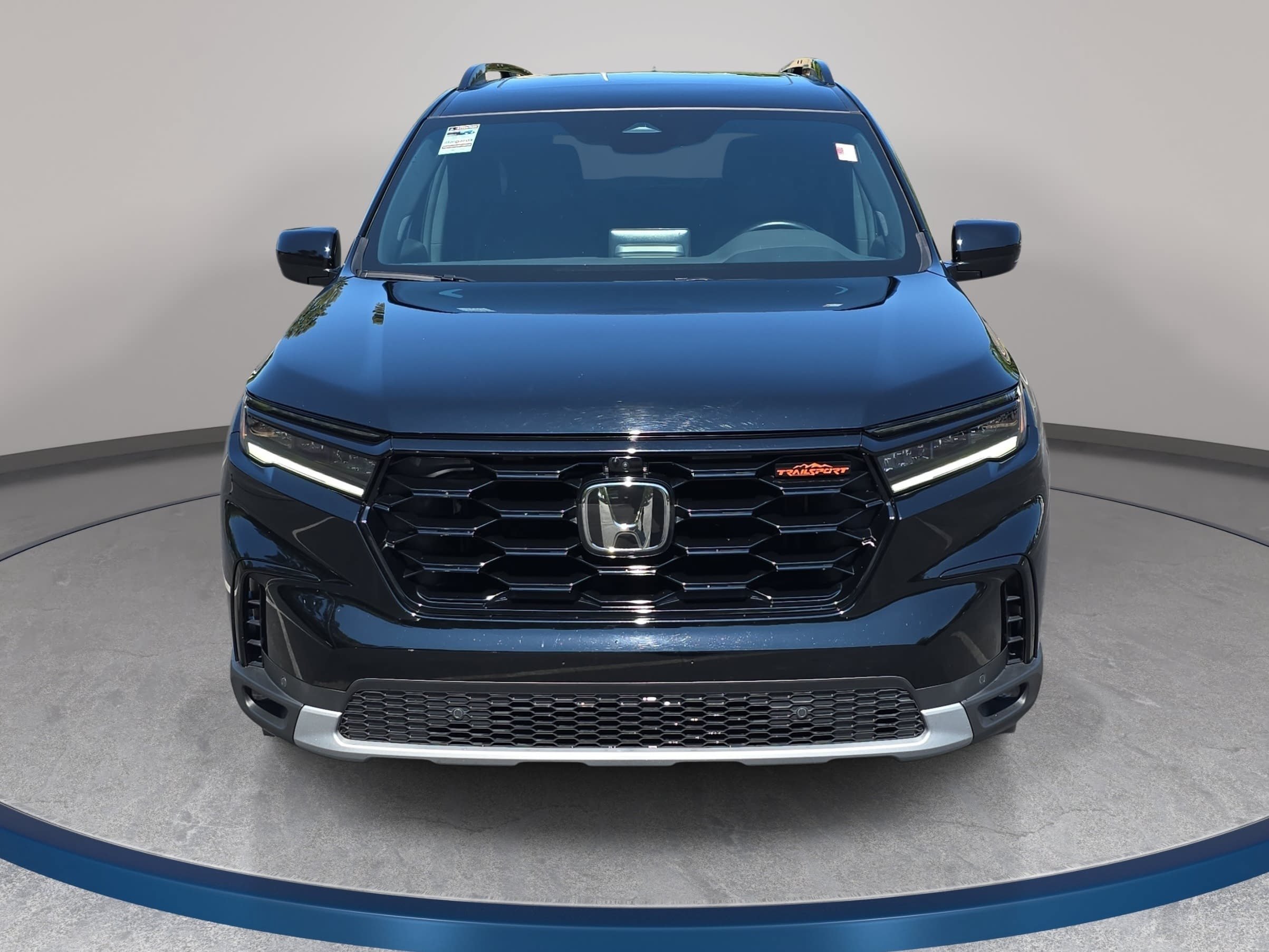 Certified 2025 Honda Pilot TrailSport image 2