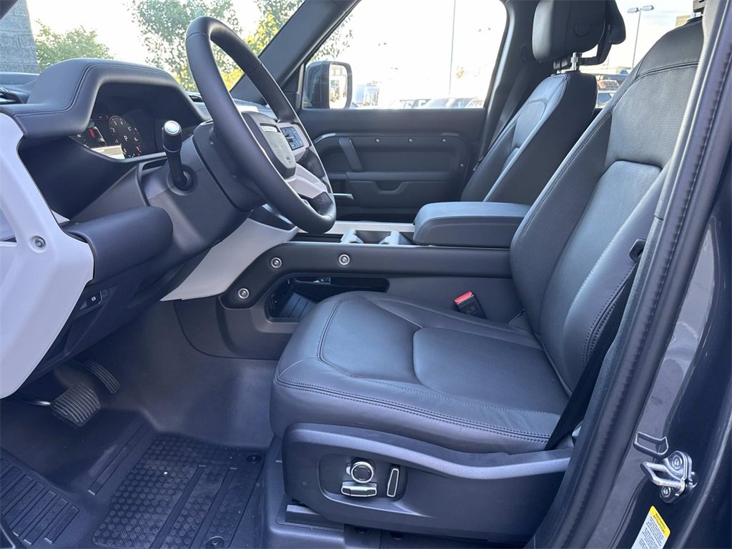 New 2025 Land Rover Defender 130 S image 18