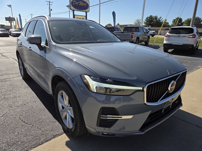 Used 2022 Volvo XC60 B5 Momentum AWD/4WD image 1