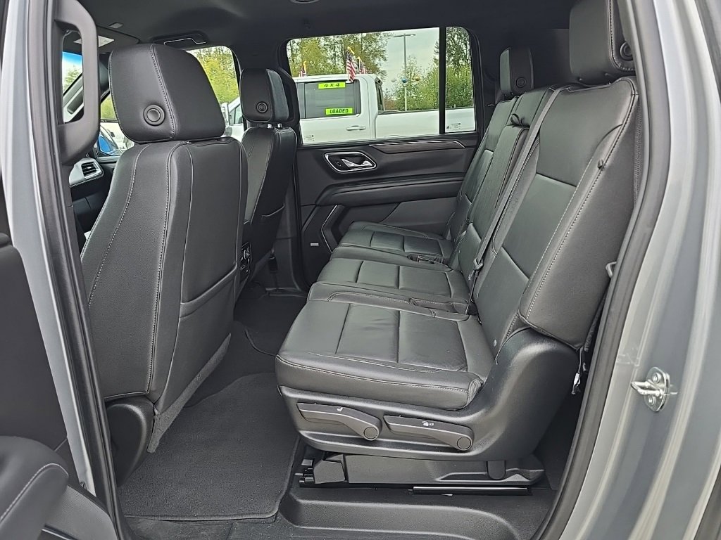 Used 2023 Chevrolet Suburban LT image 28