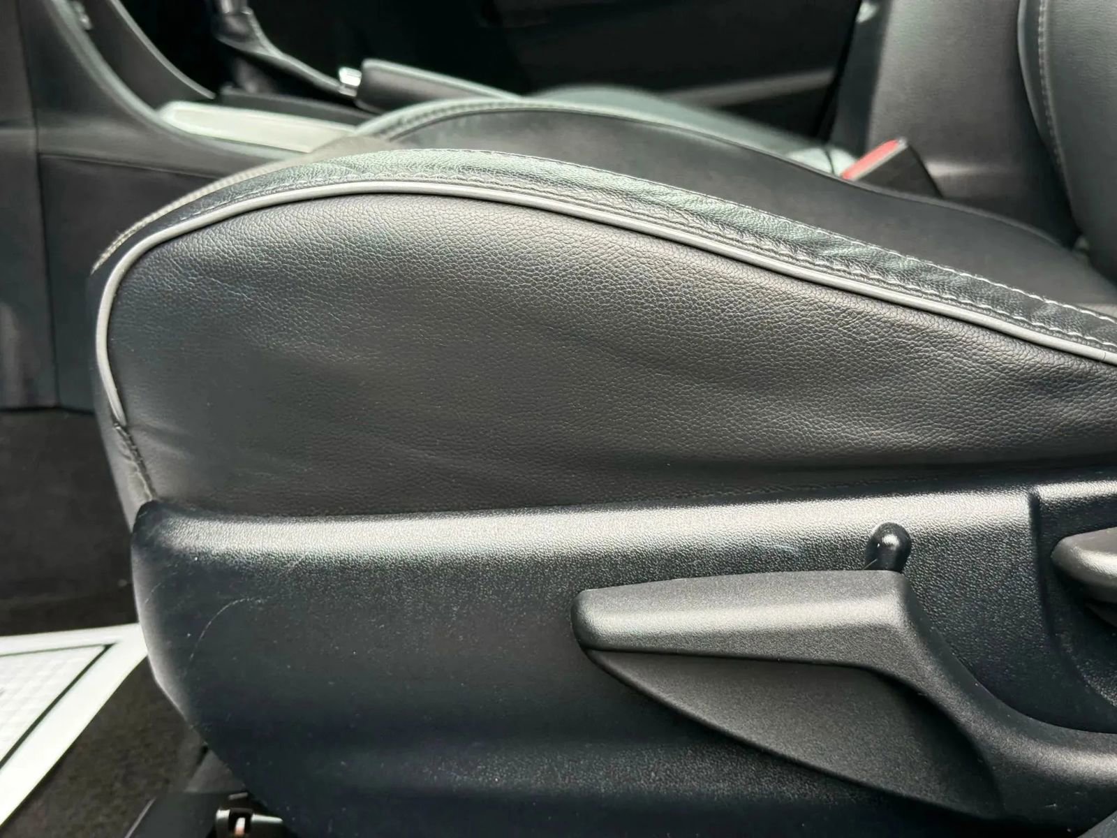 Used 2015 Toyota Corolla S image 16