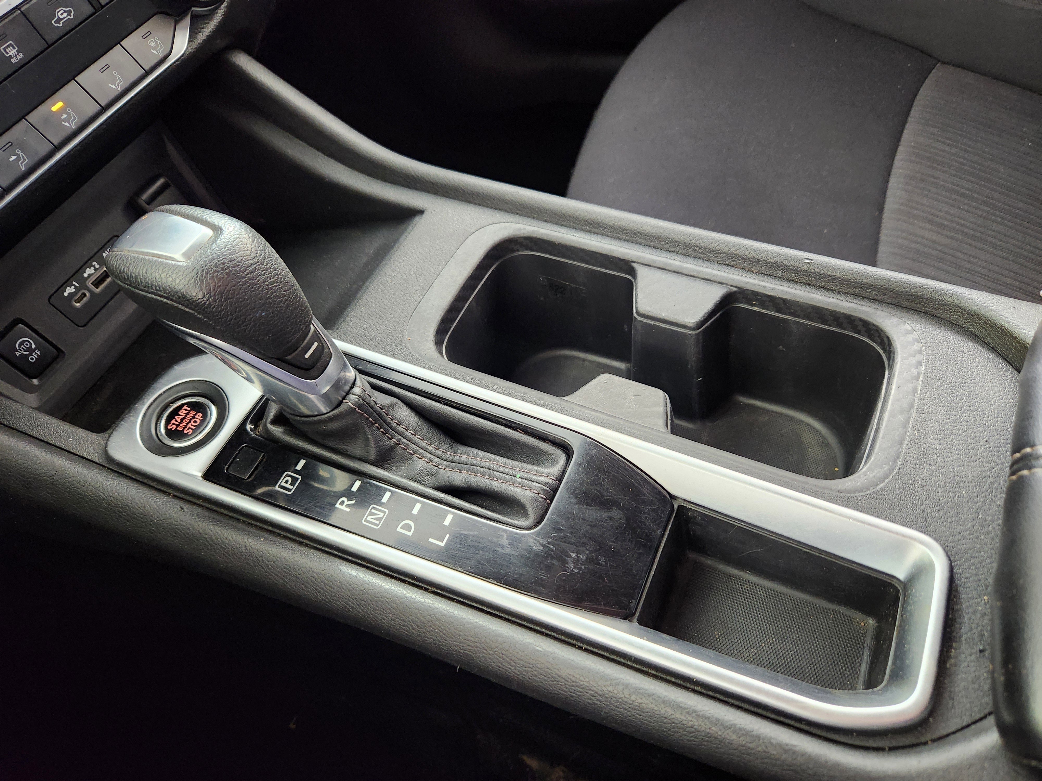 Used 2024 Nissan Sentra SV FWD image 25