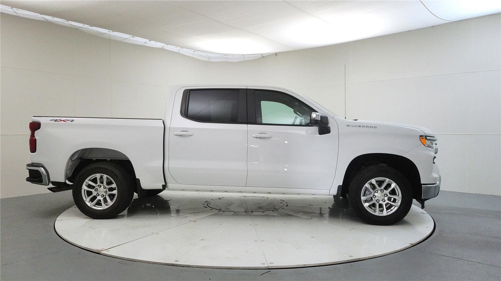 Used 2023 Chevrolet Silverado 1500 LT image 9