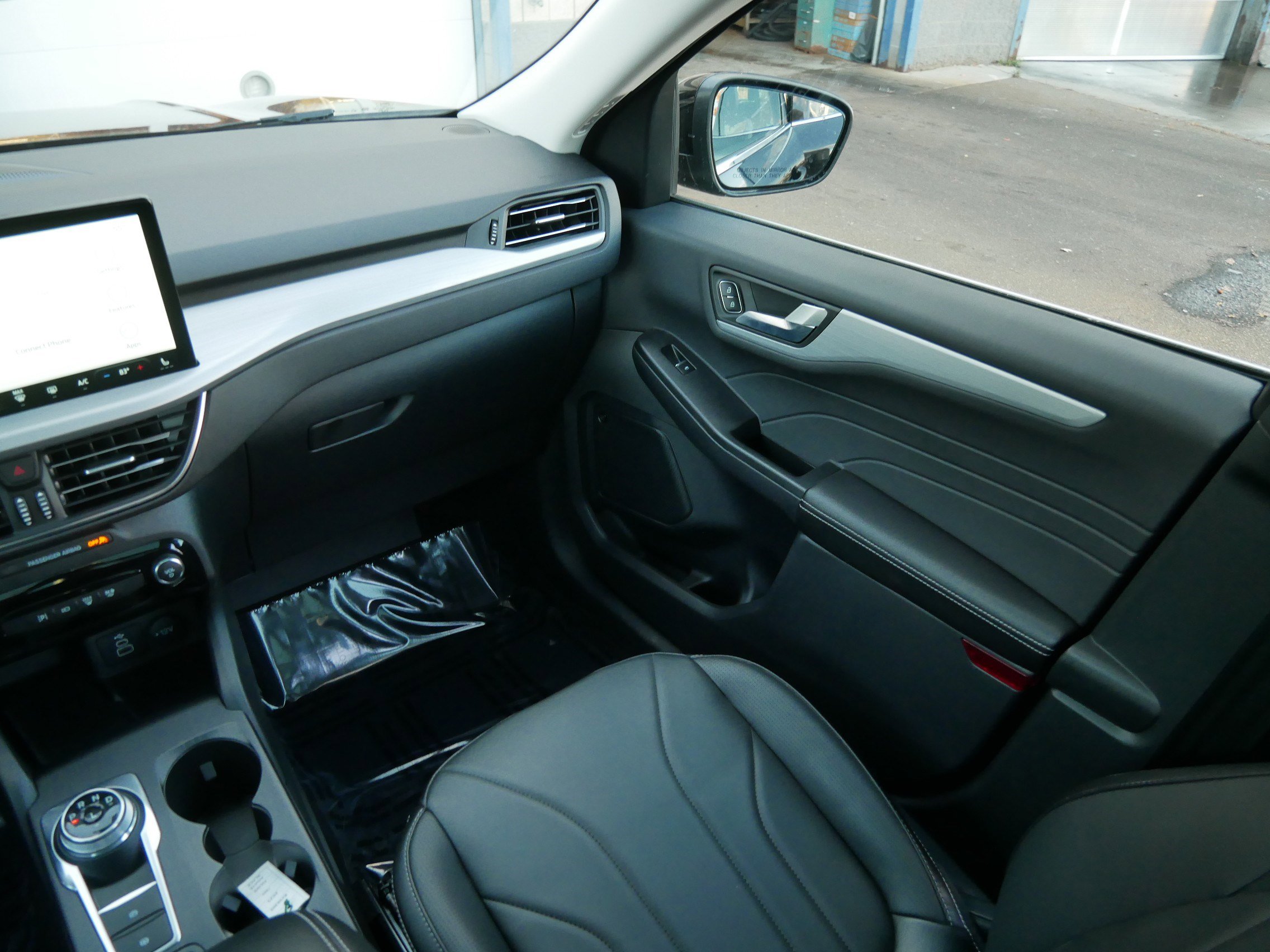 Used 2025 Ford Escape SE w/ PHEV Premium Package FWD image 11