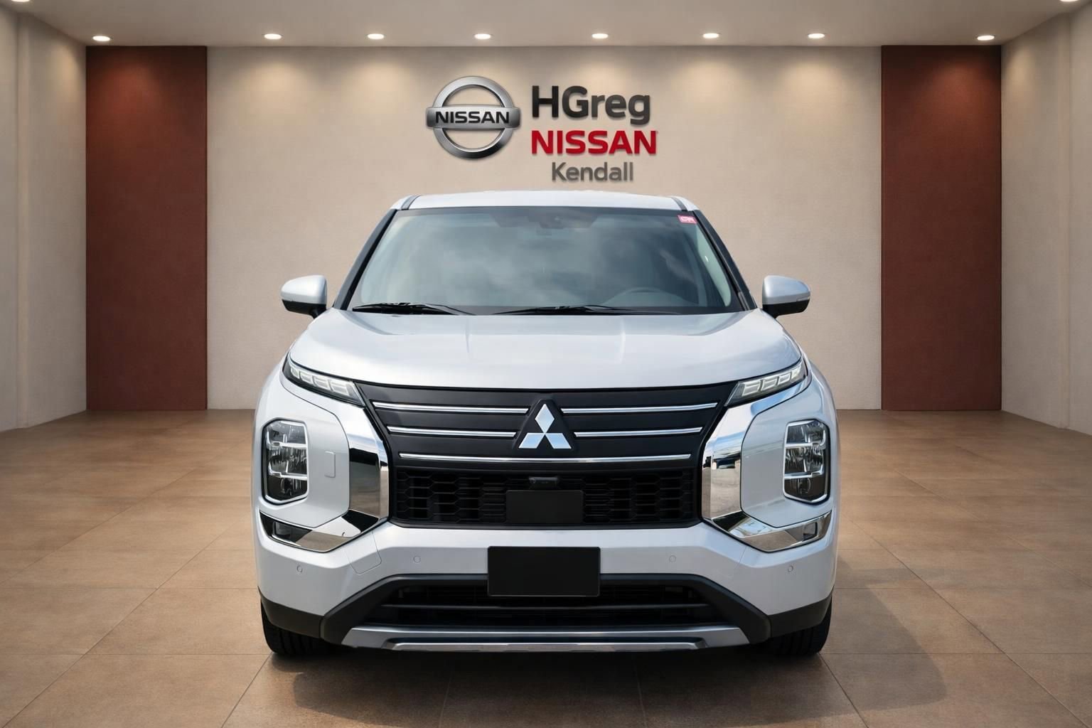 Used 2025 Mitsubishi Outlander AWD image 5