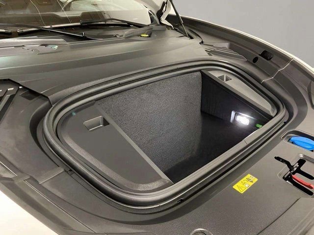 Used 2023 Audi RS e-tron GT w/ Carbon Performance Package AWD/4WD image 99