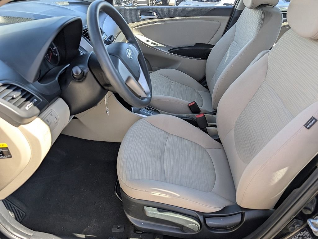 Used 2017 Hyundai Accent SE FWD image 25