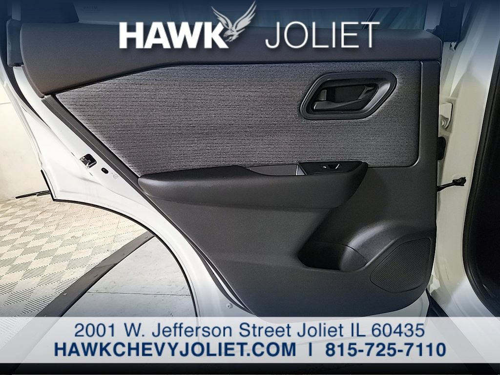 Used 2023 Nissan Rogue S FWD image 17