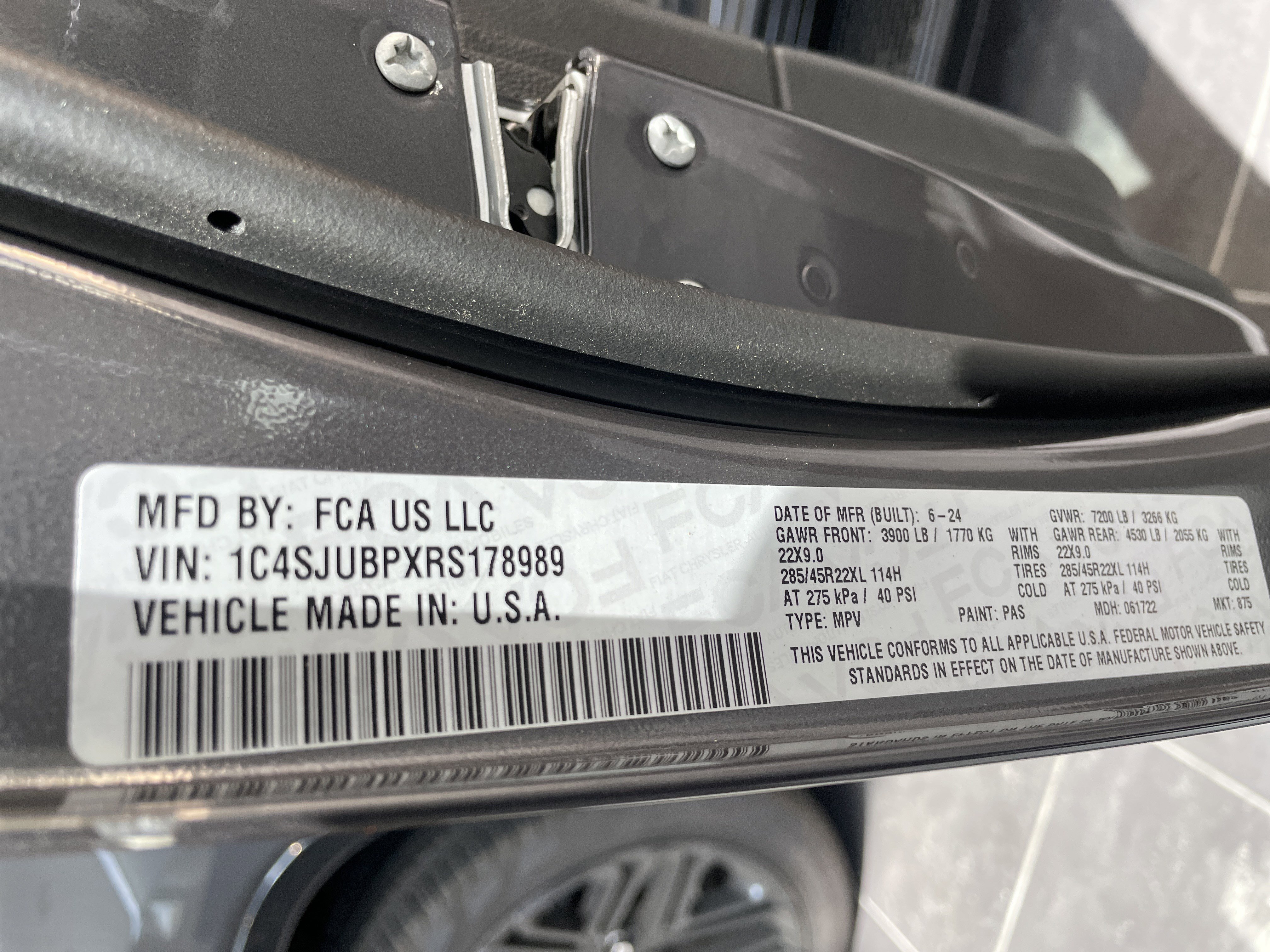 Used 2024 Jeep Wagoneer Series II RWD image 38