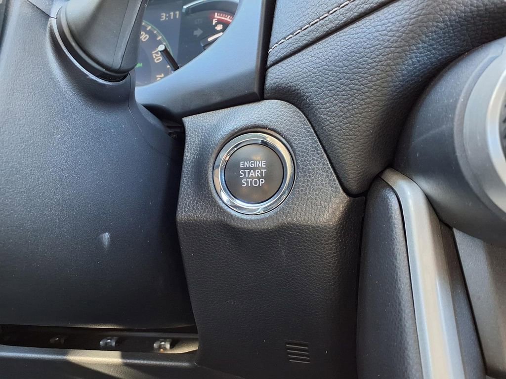 Used 2025 Toyota RAV4 XLE AWD/4WD image 7