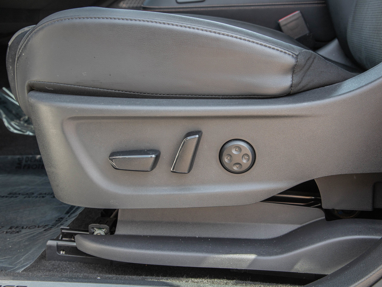 Used 2024 Nissan Ariya AWD image 28