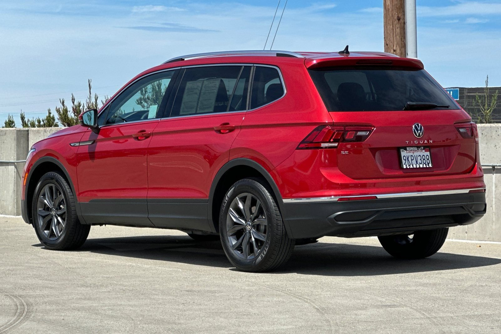 Used 2023 Volkswagen Tiguan SE FWD image 6