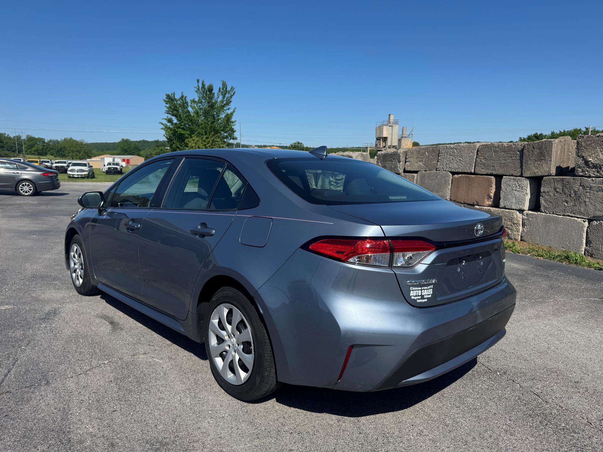 Used 2022 Toyota Corolla LE FWD image 4