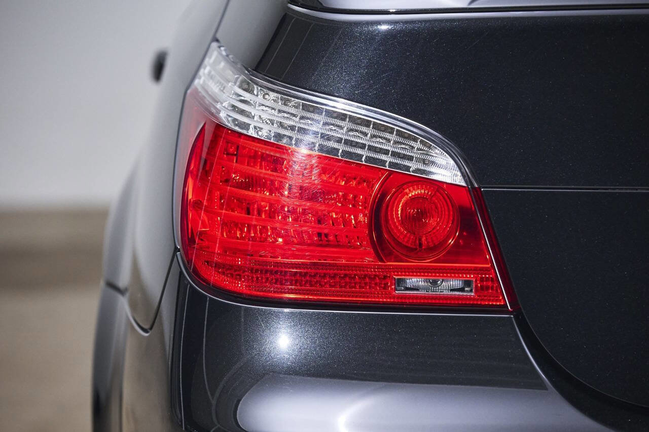 Used 2008 BMW M5 image 4
