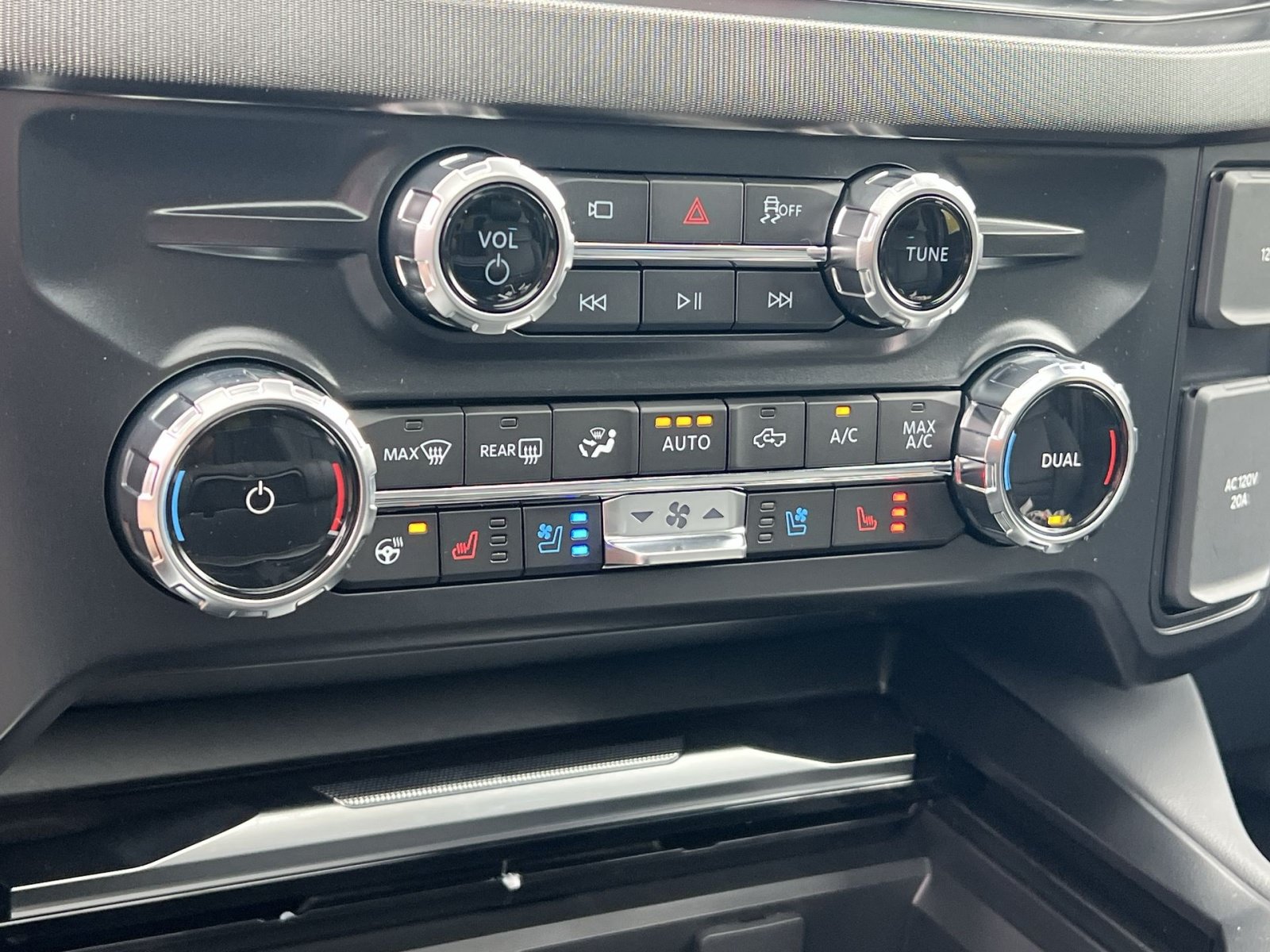 New 2027 Ford F350 Platinum AWD/4WD image 21