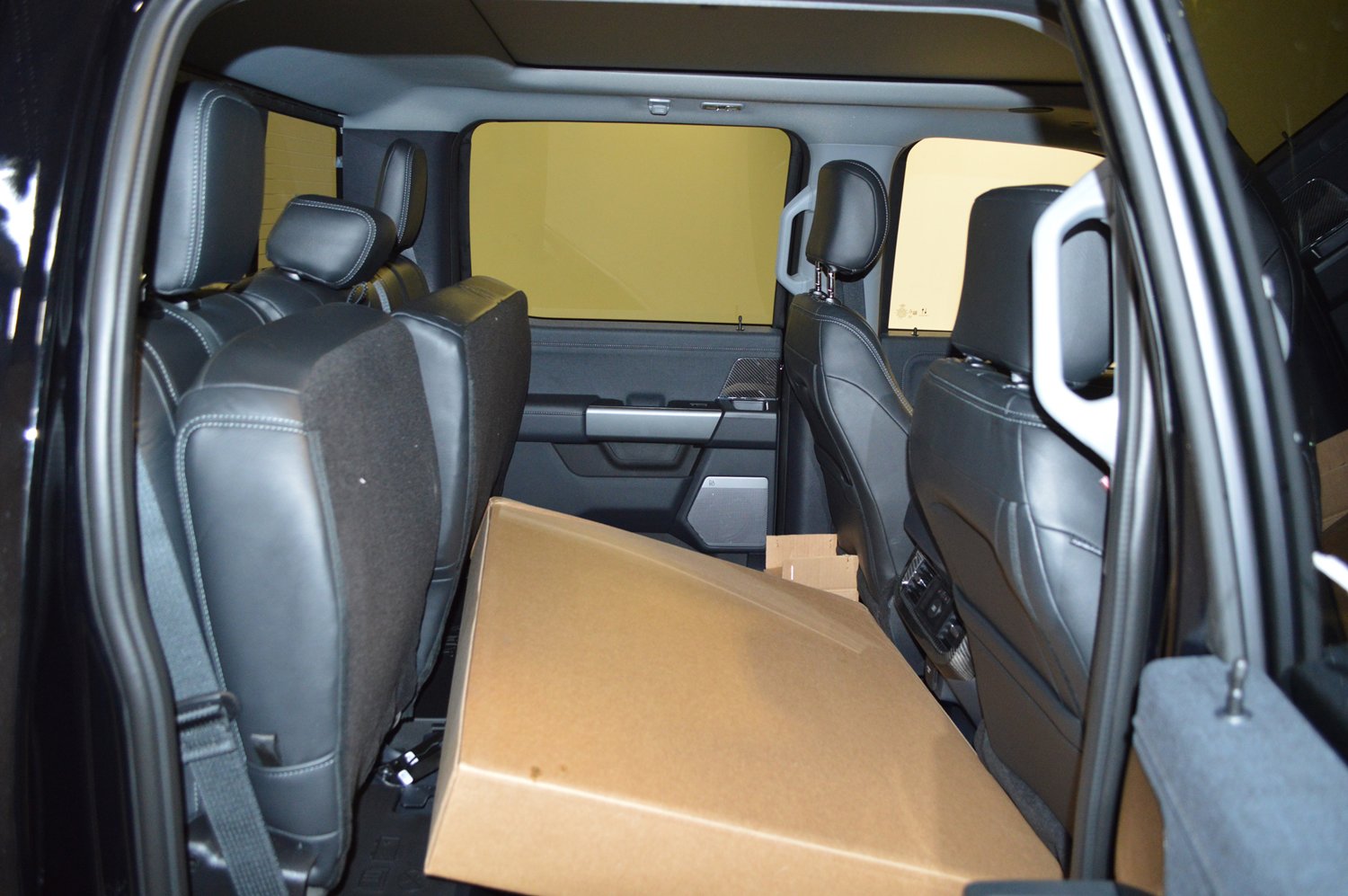 New 2026 Ford F250 Lariat w/ Black Appearance Package image 15