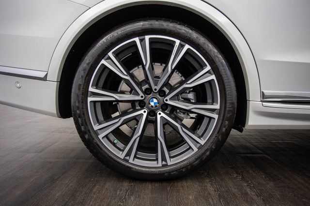 Used 2020 BMW X7 xDrive40i w/ Executive Package image 43
