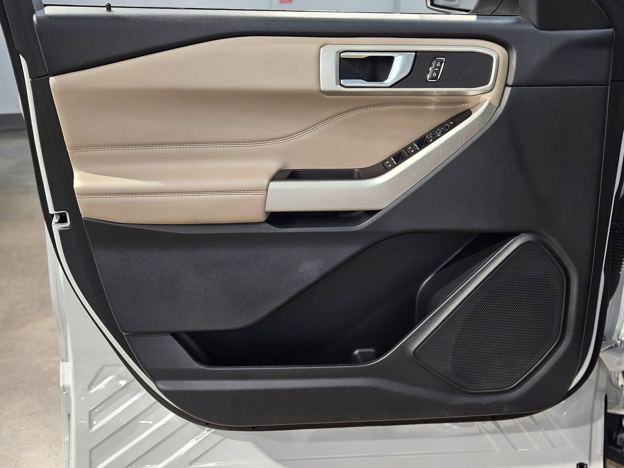 Used 2023 Ford Explorer XLT w/ Equipment Group 202A image 20