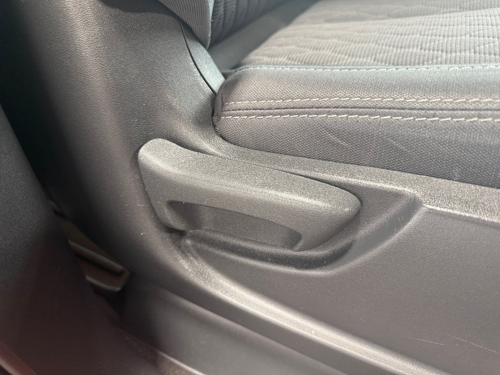 Used 2022 Nissan Titan SV w/ SV Convenience Package RWD image 29