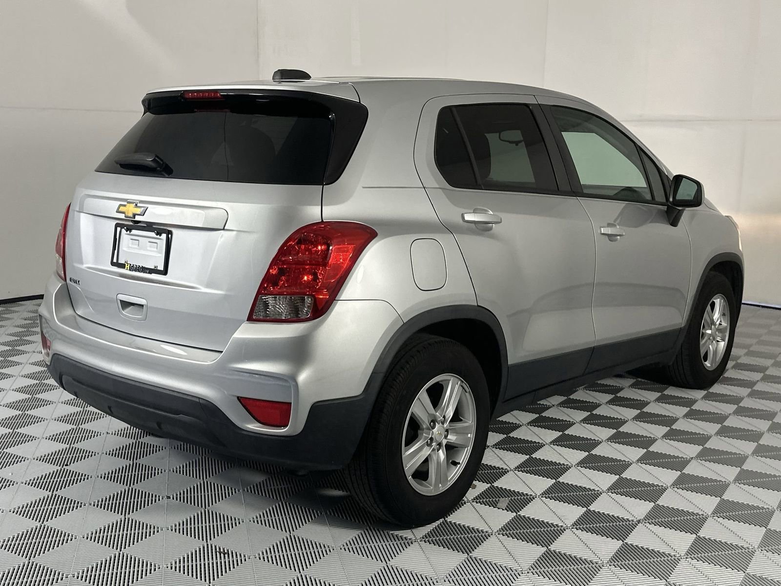 Used 2021 Chevrolet Trax LS w/ Tint and Cruise Package image 8