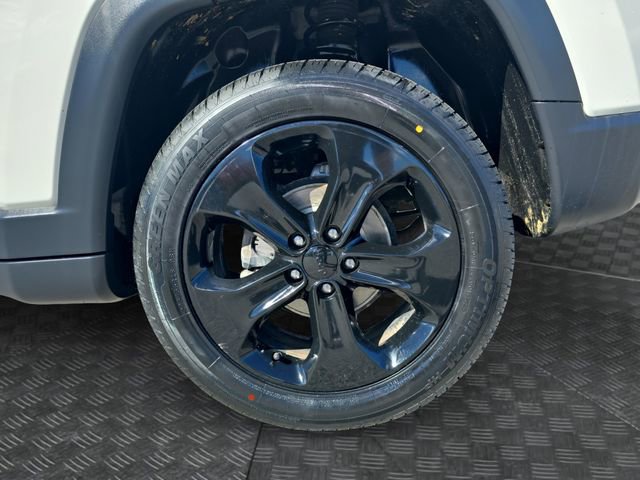 Used 2018 Jeep Compass Latitude image 34