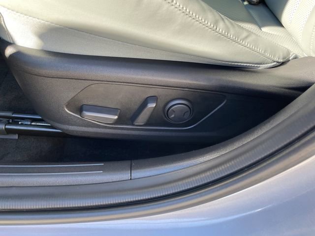 Used 2024 Hyundai Elantra Limited image 40