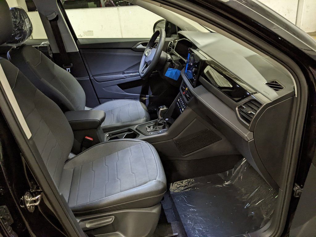 New 2026 Volkswagen Taos SE FWD image 22