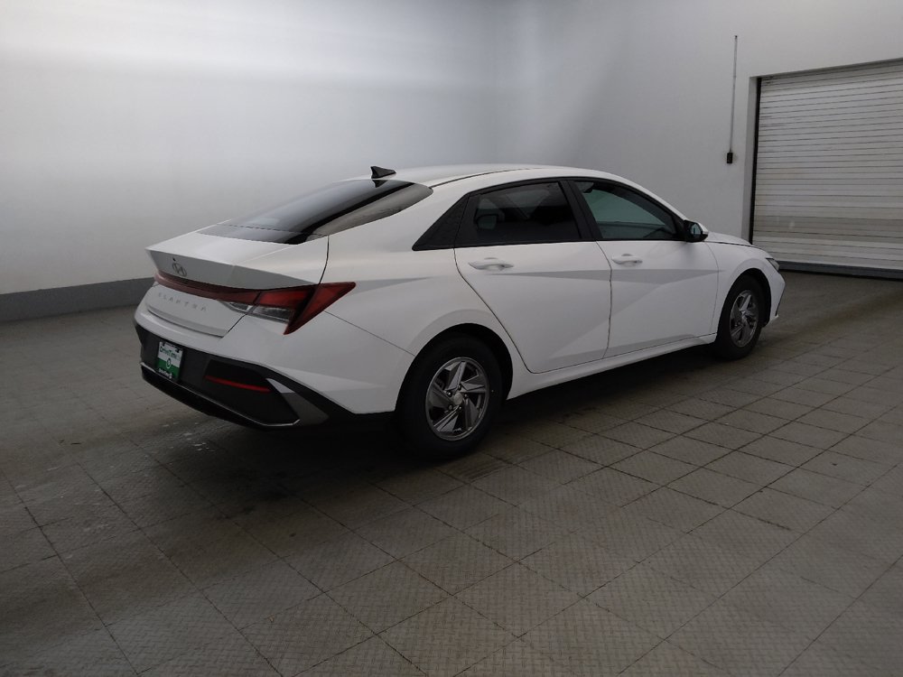 Used 2024 Hyundai Elantra SE FWD image 10
