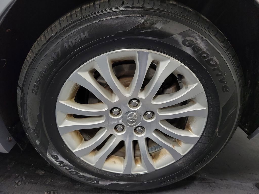 Used 2014 Toyota Sienna XLE image 10