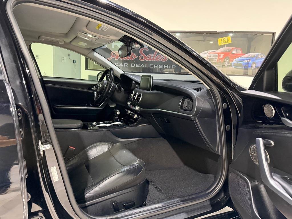 Used 2018 Kia Stinger Premium RWD image 15
