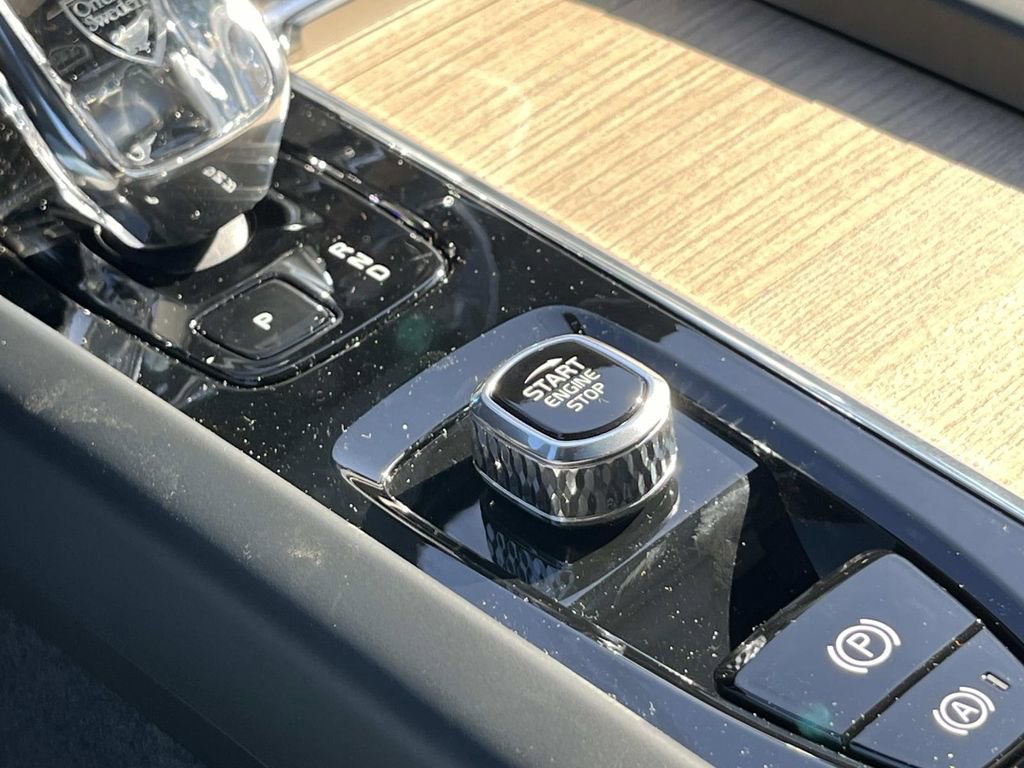 New 2026 Volvo XC60 B5 Core w/ Climate Package image 29