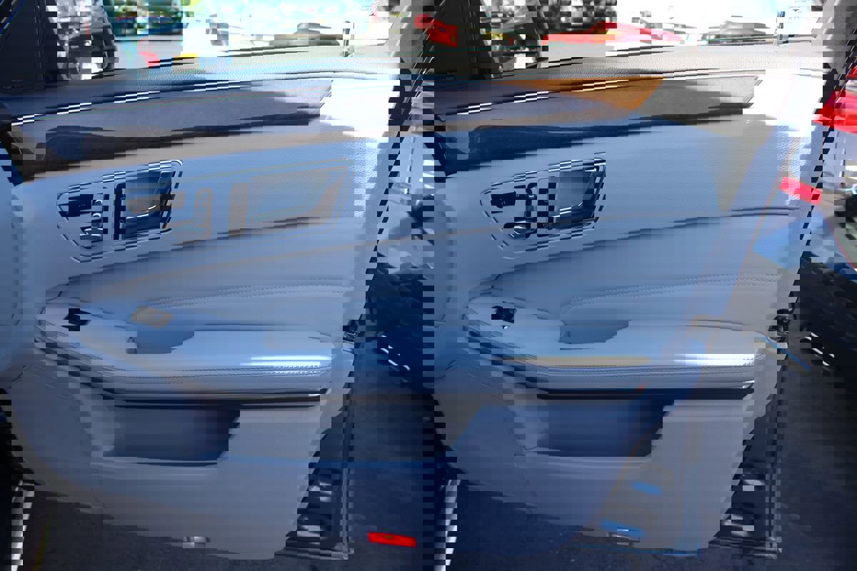 Used 2015 Mercedes-Benz E 350 4MATIC Wagon image 21