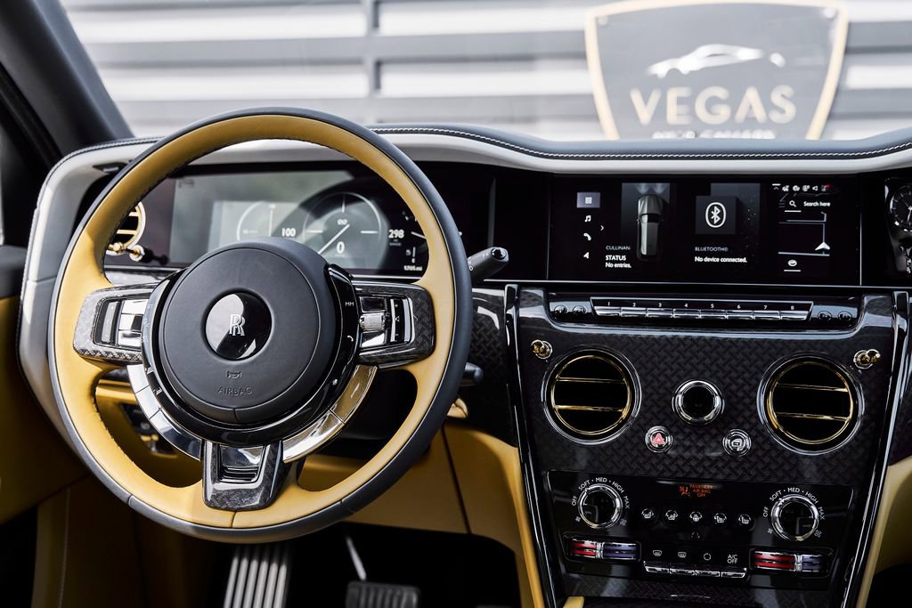 Used 2026 Rolls-Royce Cullinan Black Badge image 64
