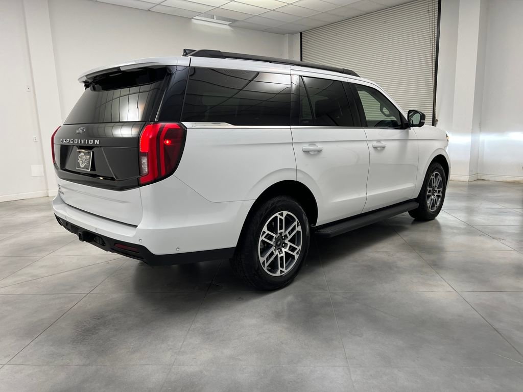 Used 2025 Ford Expedition Active image 7
