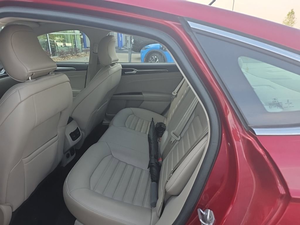 Used 2017 Ford Fusion Energi SE image 9