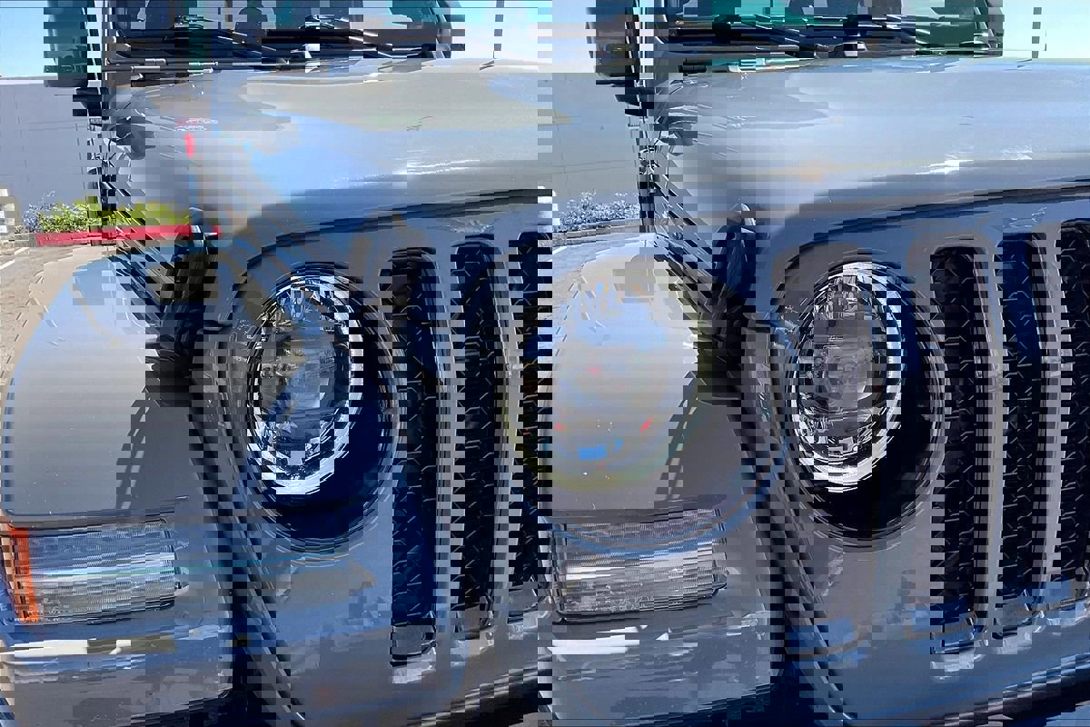 Used 2023 Jeep Gladiator Overland image 7
