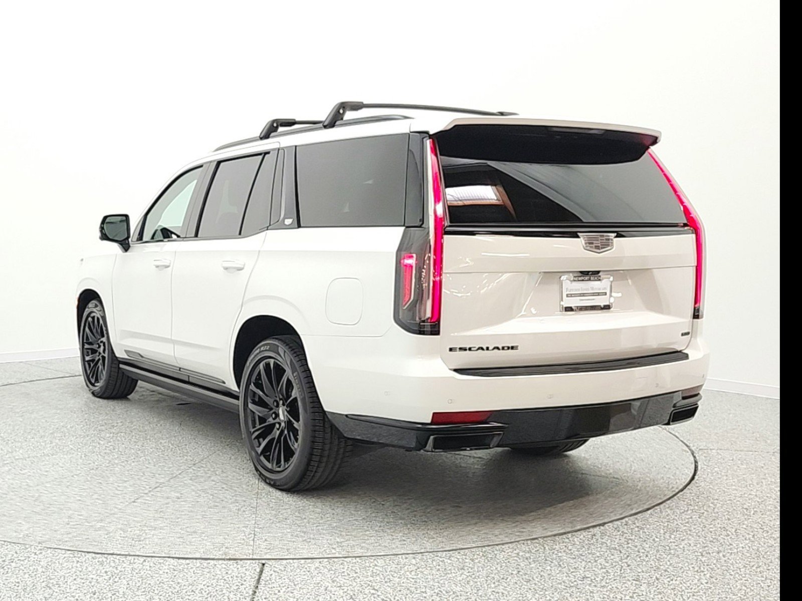 Used 2022 Cadillac Escalade Sport Platinum w/ Heavy-Duty Trailer Package image 4