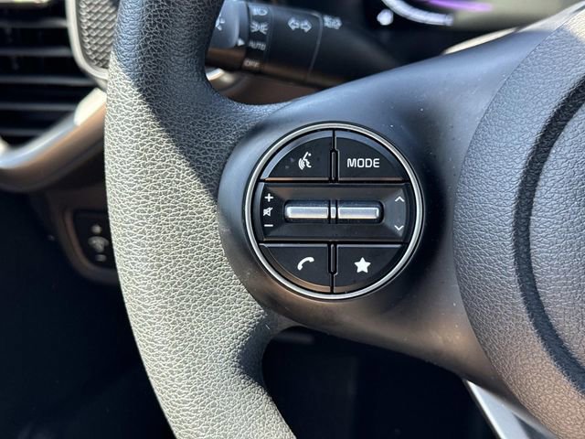 Used 2025 Kia Soul LX w/ LX Technology Package image 24