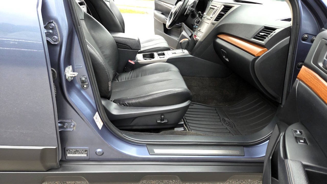 Used 2013 Subaru Outback 2.5i Limited w/ Moonroof Pkg AWD/4WD image 41