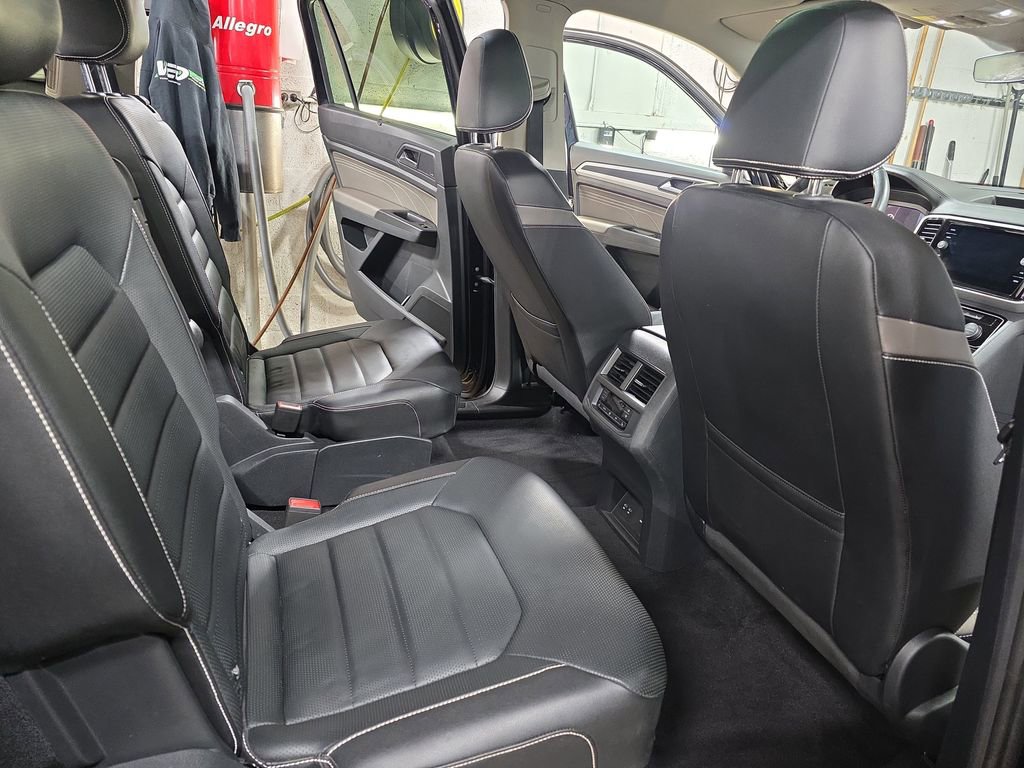 Used 2022 Volkswagen Atlas SEL Premium image 11
