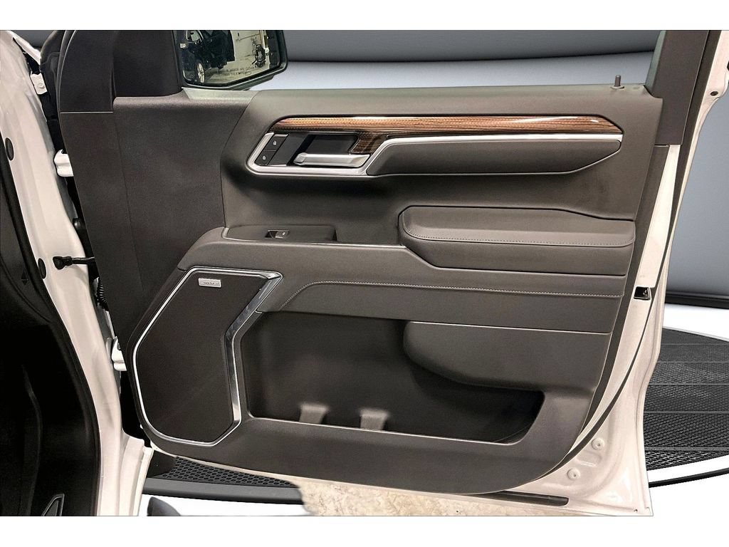 New 2026 Chevrolet Silverado 1500 RST w/ Redline Edition AWD/4WD image 49