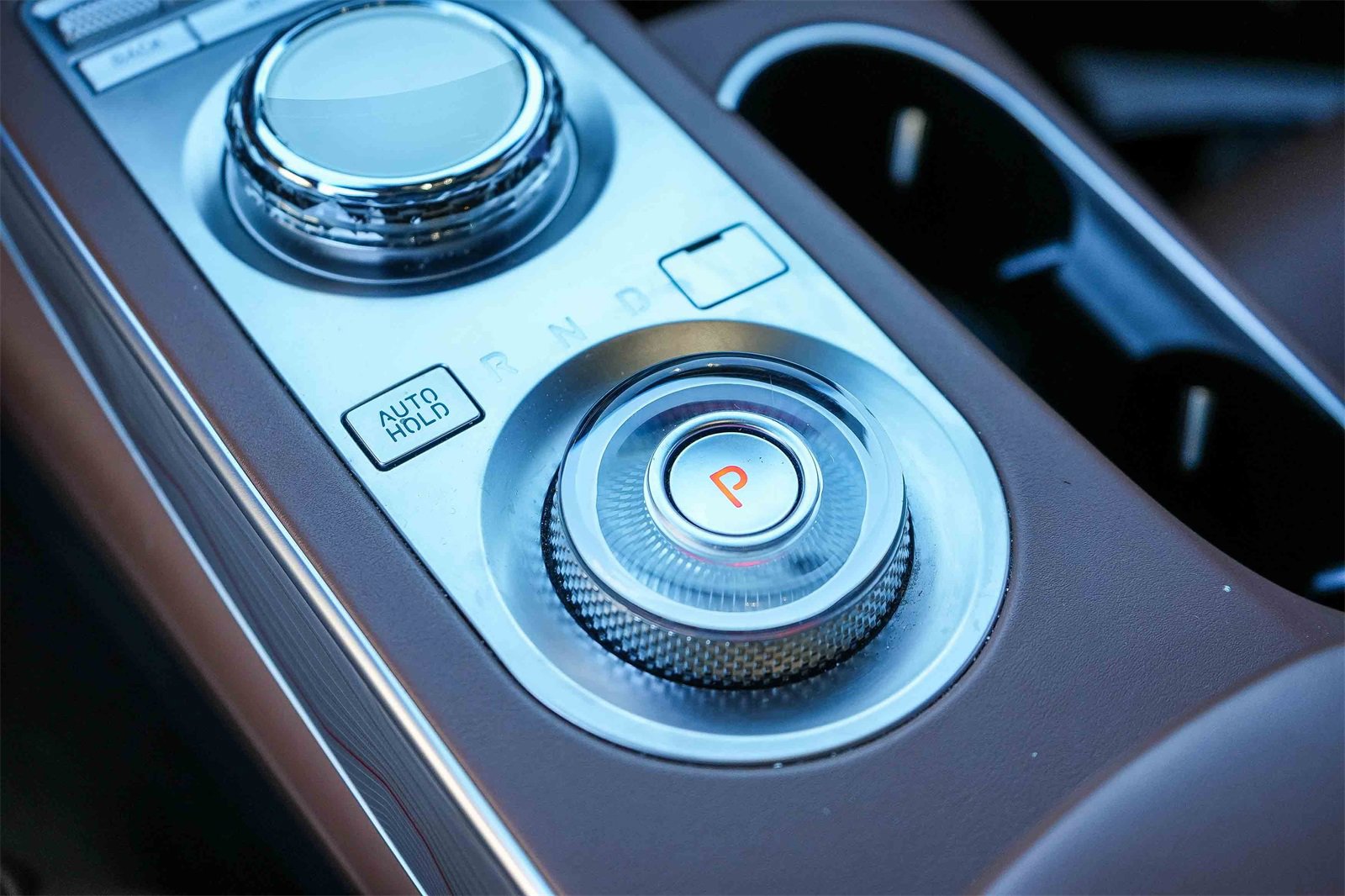 Used 2023 Genesis GV70 2.5T w/ Advanced Package image 19