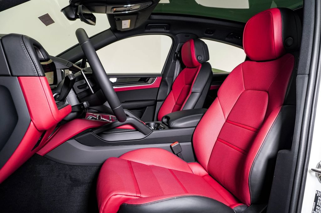 New 2026 Porsche Cayenne Coupe AWD/4WD image 5